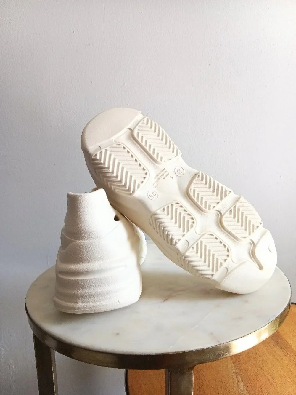 Cape Robbin Wallis Cut Out Detail Sneaker